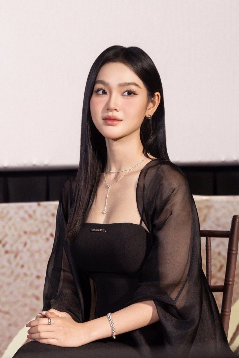 Năm vừa qua, nữ diễn viên lần đầu chạm ngõ điện ảnh.
