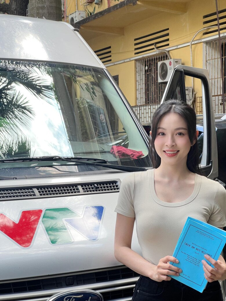 Trâm Bùi ra mắt khán giả truyền hình với vai Nga trong Cách Em 1 Milimet.