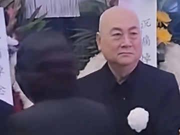 "Đường Tăng" Trì Trọng Thụy đưa vợ về nơi an nghỉ