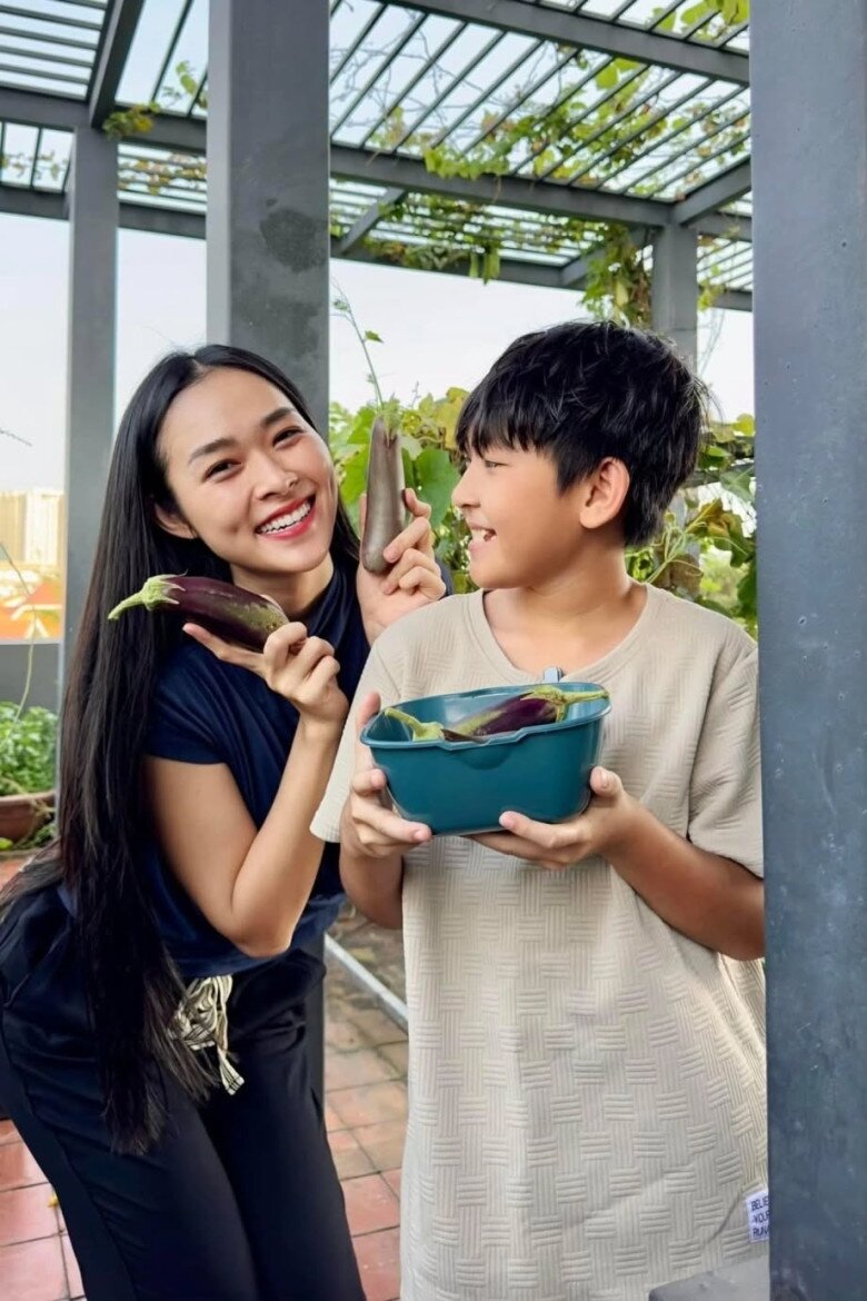 Diệp Bảo Ngọc làm mẹ đơn thân nuôi dạy con trai, dự định cho quý tử du học.