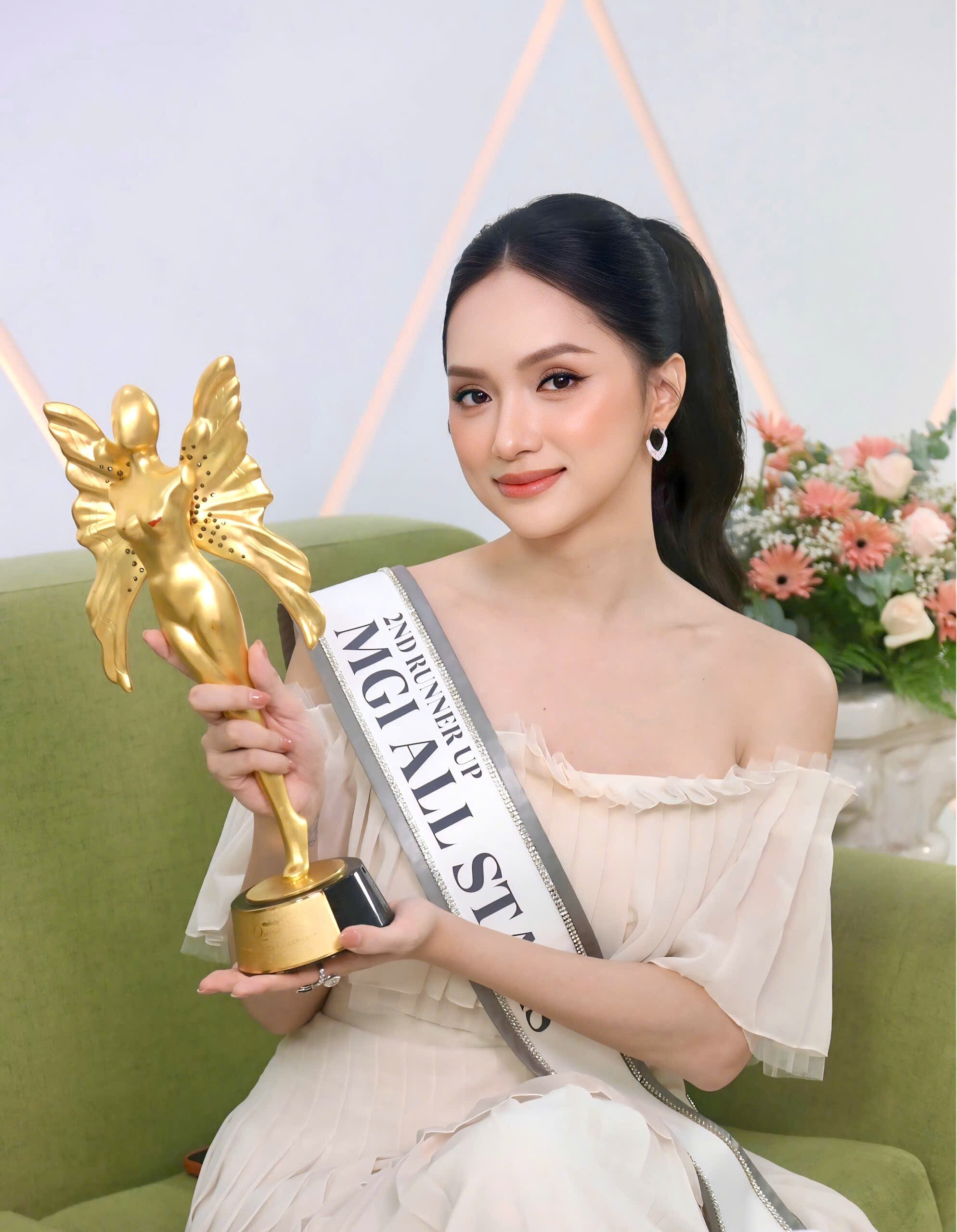 Hương Giang: amp;#34;Mẹ hay hỏi tôi là sao chưa lập gia đìnhamp;#34; - 9