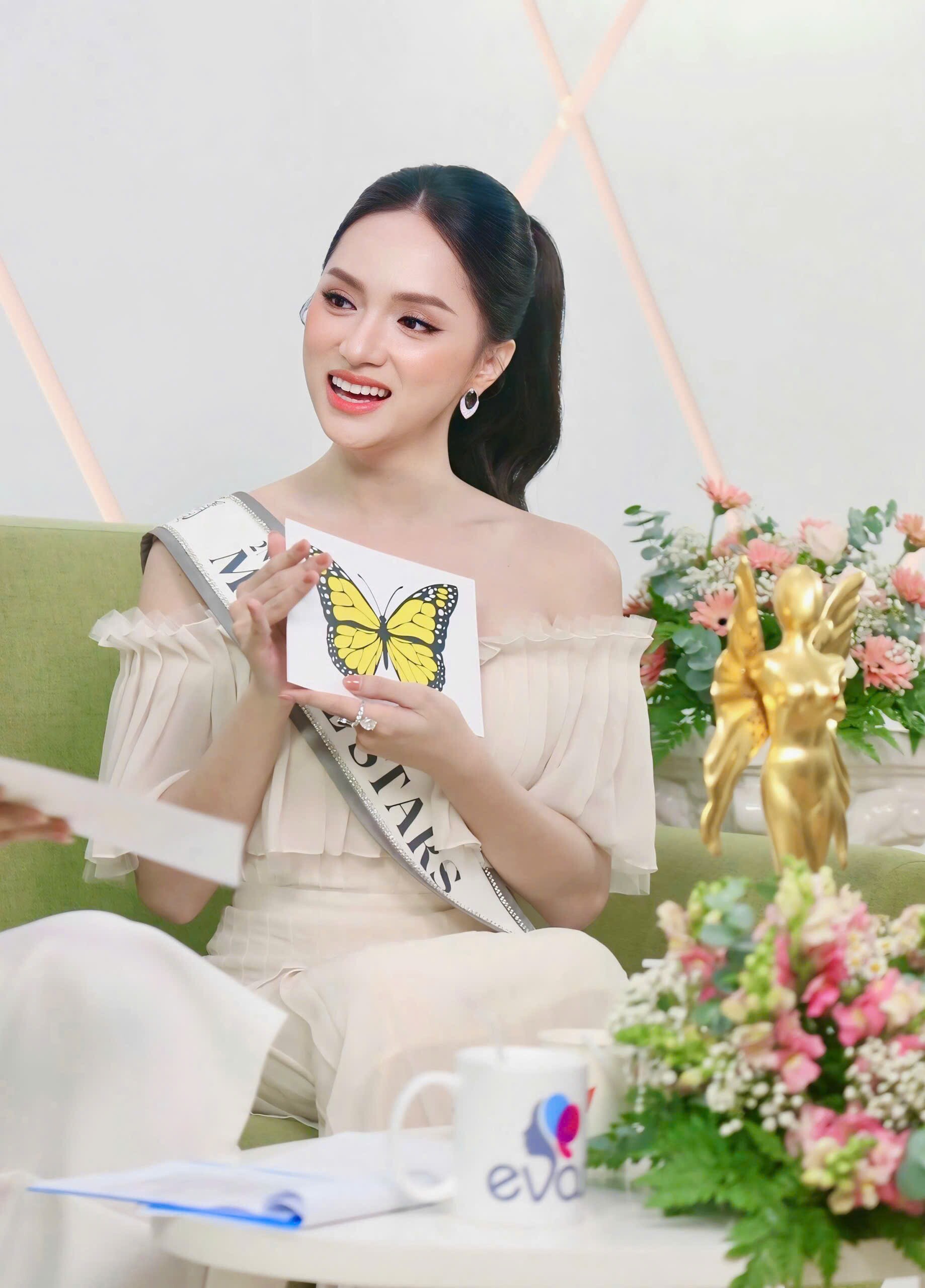 Hương Giang: amp;#34;Mẹ hay hỏi tôi là sao chưa lập gia đìnhamp;#34; - 4