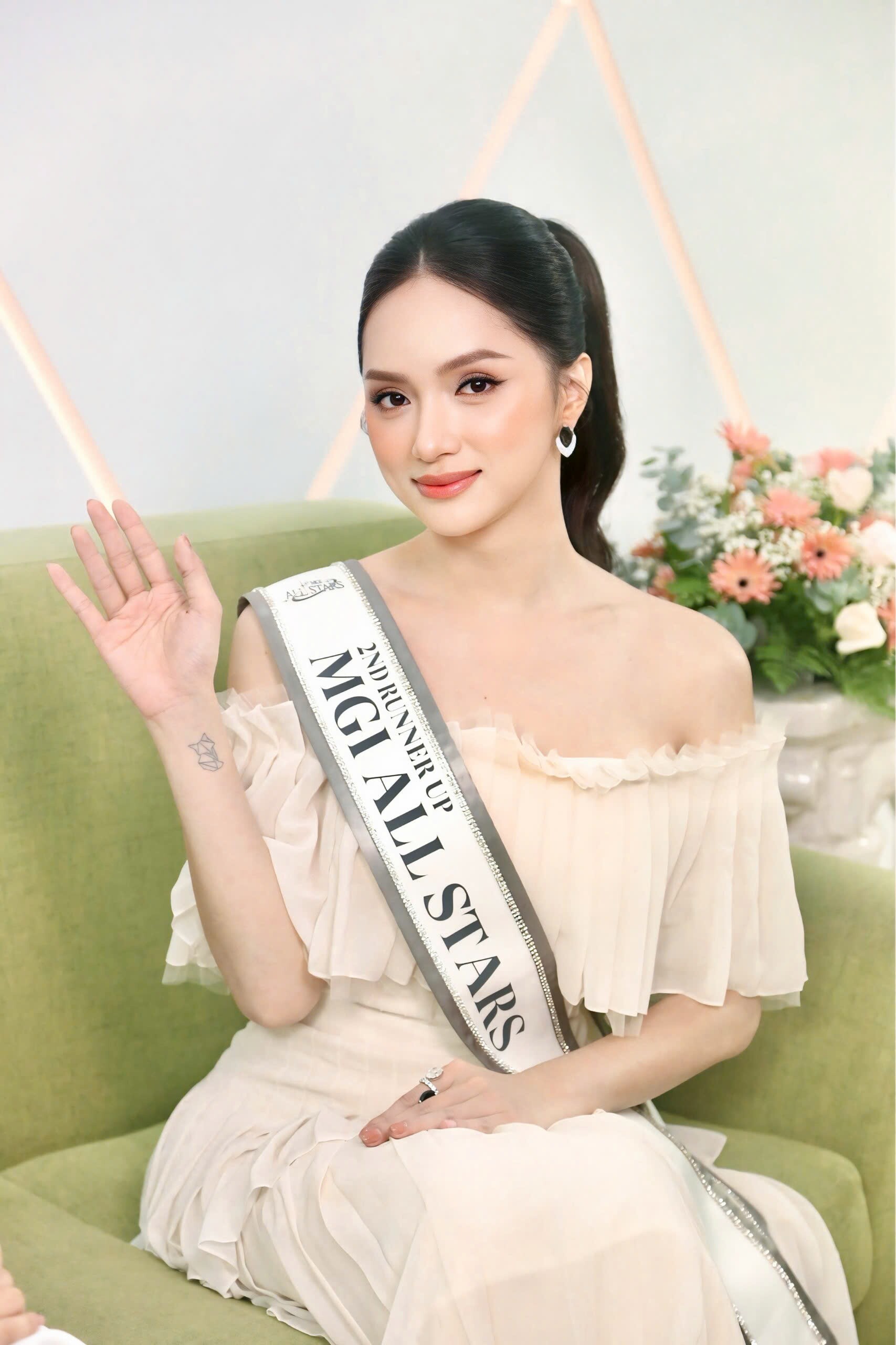 Hương Giang: amp;#34;Mẹ hay hỏi tôi là sao chưa lập gia đìnhamp;#34; - 5