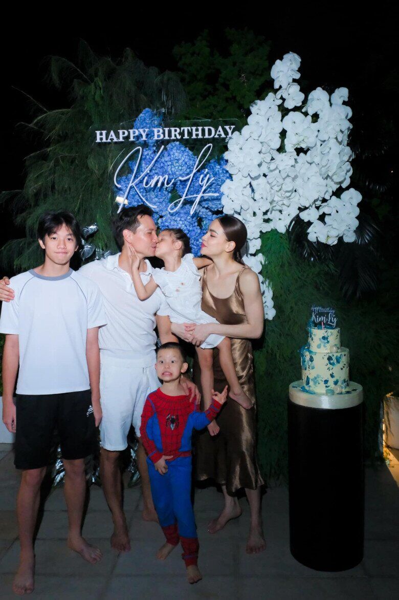 Gia đình hạnh phúc của Hồ Ngọc Hà.