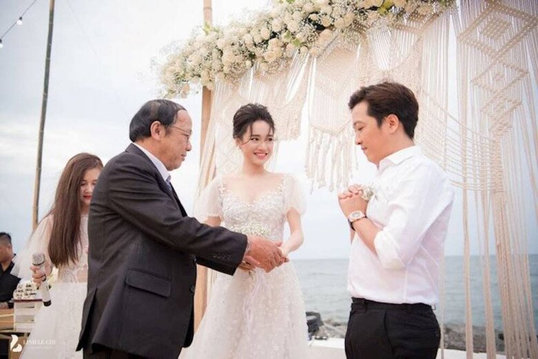 Bố mẹ Nhã Phương quý trọng chàng rể Trường Giang.