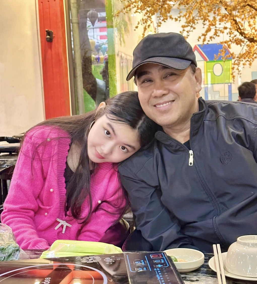 MC Quyền Linh tôn trọng chuyện tình cảm của con gái.