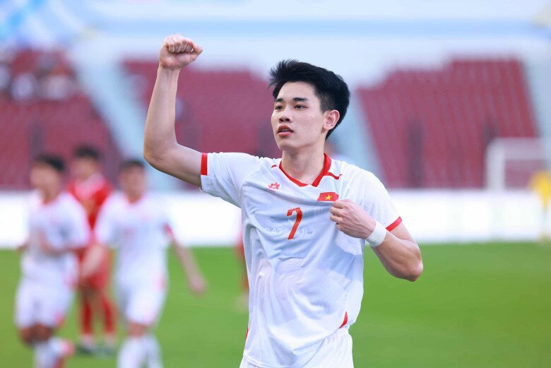 Đình Bắc là cầu thủ trẻ đầy tài năng, nổi tiếng của nền thể thao Việt Nam.