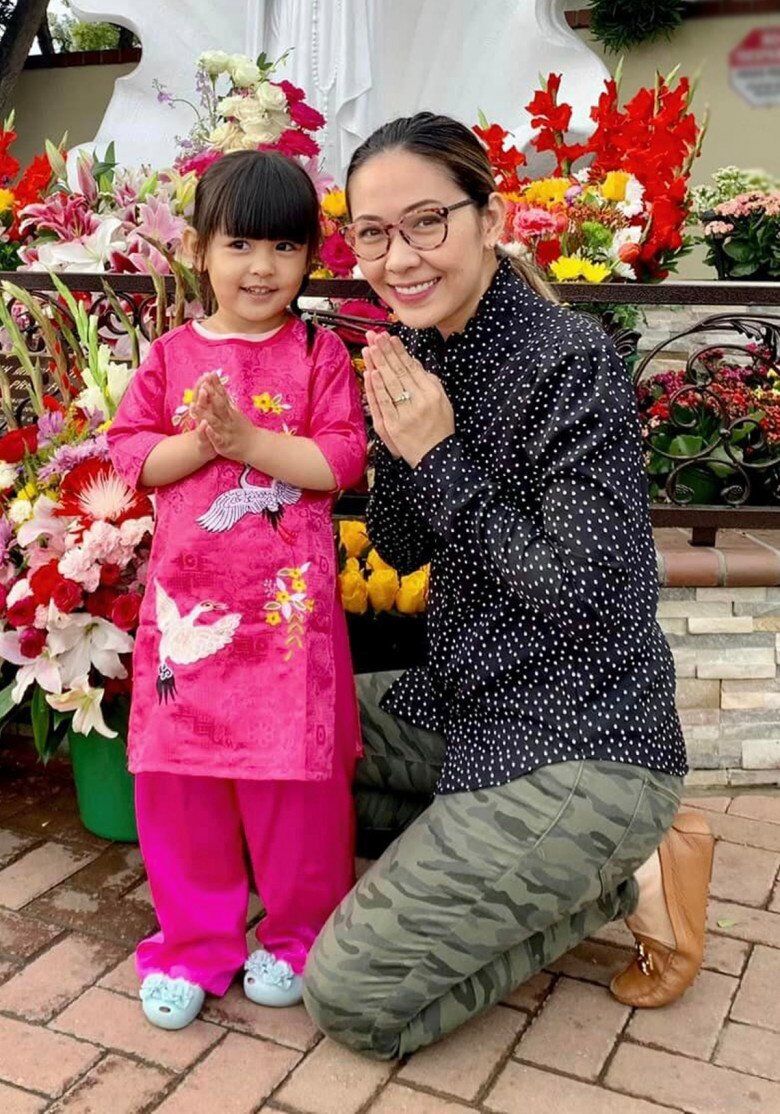 Hoa hậu Bình Phương làm mẹ đơn thân, nuôi dạy bé Mèo chu toàn.