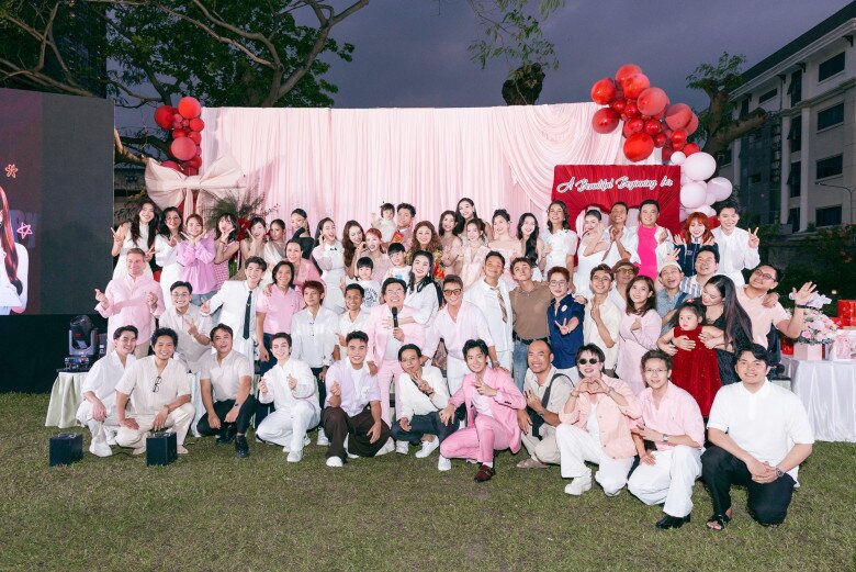 Dàn sao Việt nổi tiếng đến dự tiệc thôi nôi của con gái Puka và Gin Tuấn Kiệt.