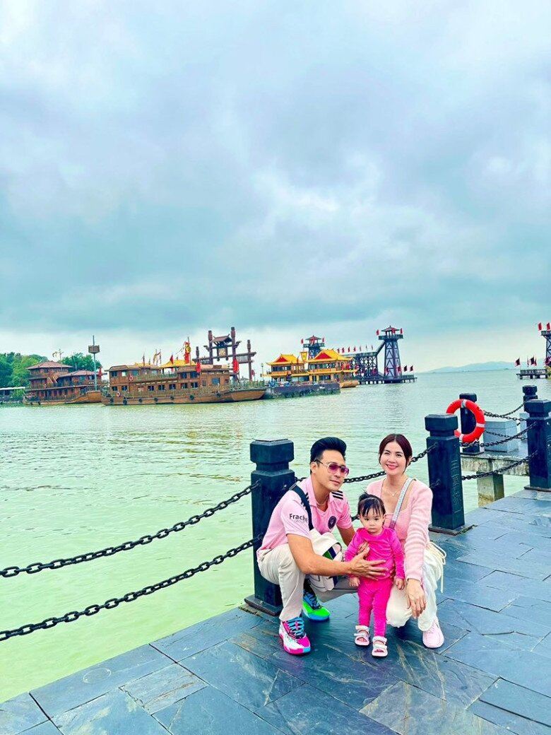 Vợ chồng Thanh Duy và Kha Ly từng trải qua những lúc bất đồng ý kiến khi nuôi dạy con gái.