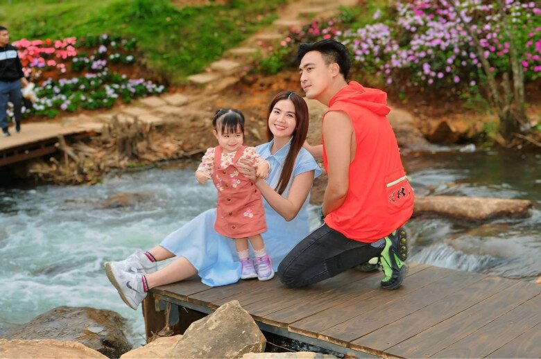 Con gái đầu lòng của Kha Ly và Thanh Duy thừa hưởng hết “gen trội” của bố mẹ.