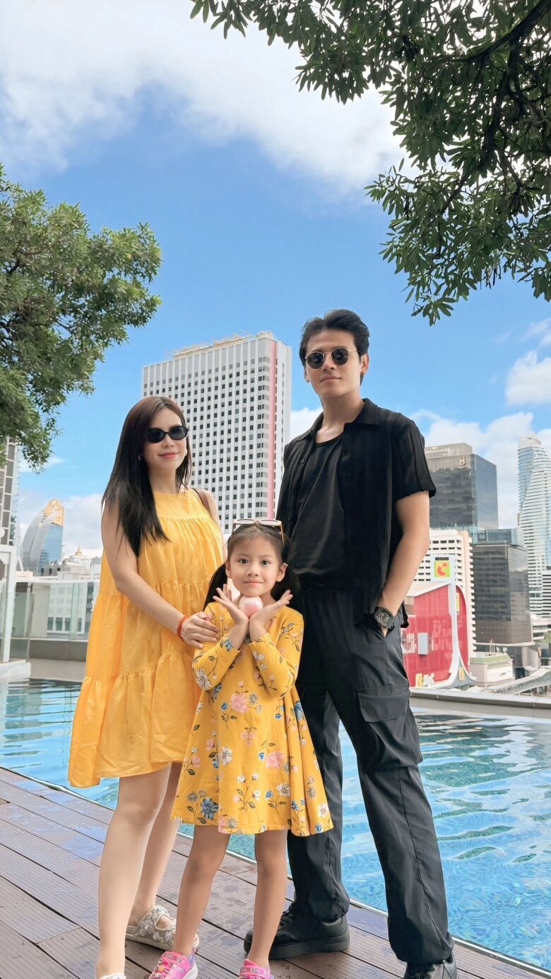 Con gái đầu lòng chào đời tại Mỹ của vợ chồng Anh Tài và Vũ Ngọc Ánh.