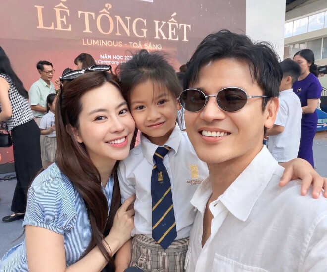 Con gái Anh Tài và Vũ Ngọc Anh được tuyên dương ở trường quốc tế.