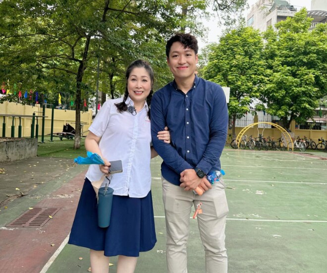 Con trai của NSND Hồng Vân tốt nghiệp 2 trường tại Mỹ.