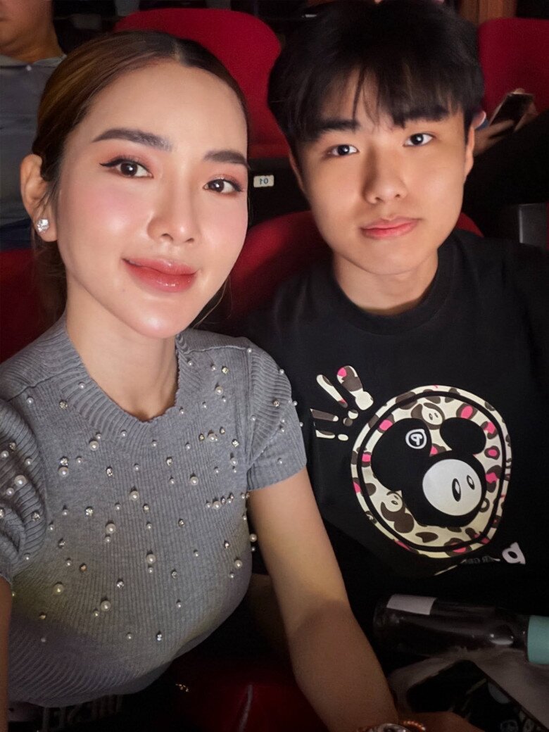 Quý tử điển trai của người mẫu Kim Cương.