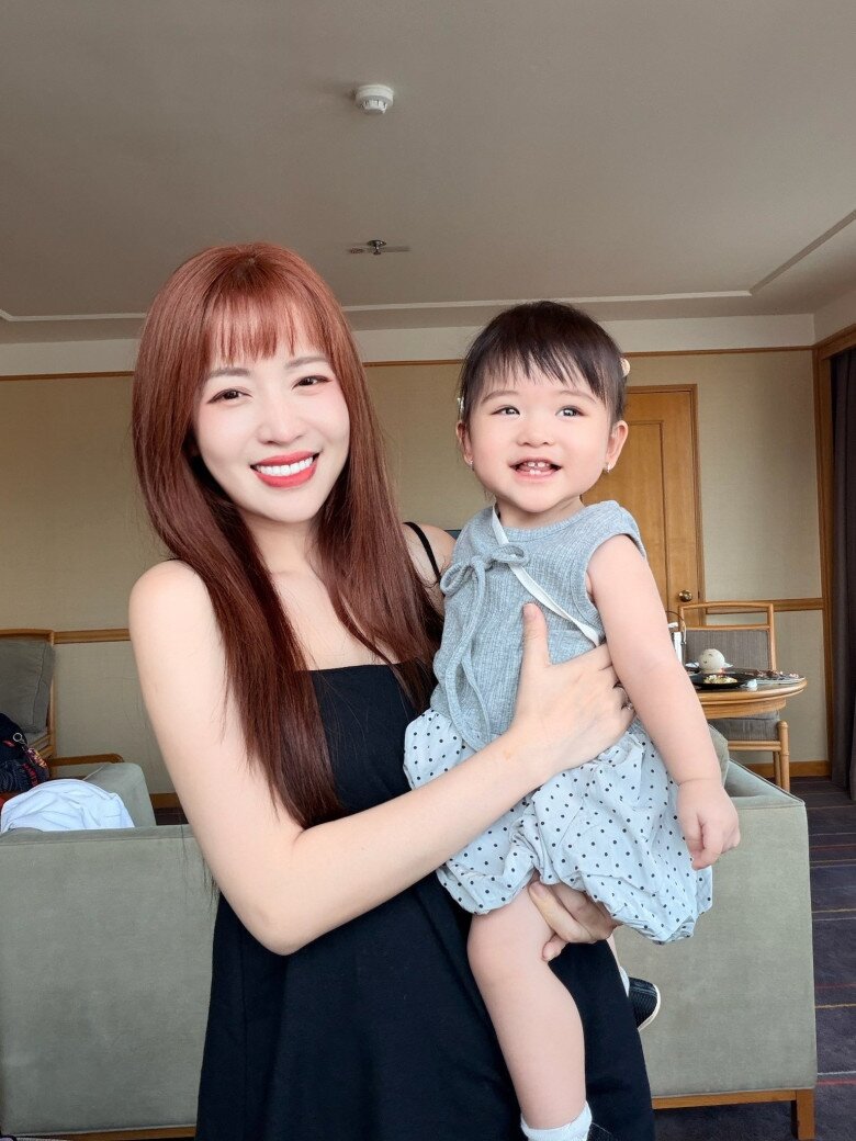 Puka hài hước bày tỏ mong muốn rằng sau này con gái sẽ không có giọng hát giống mình.