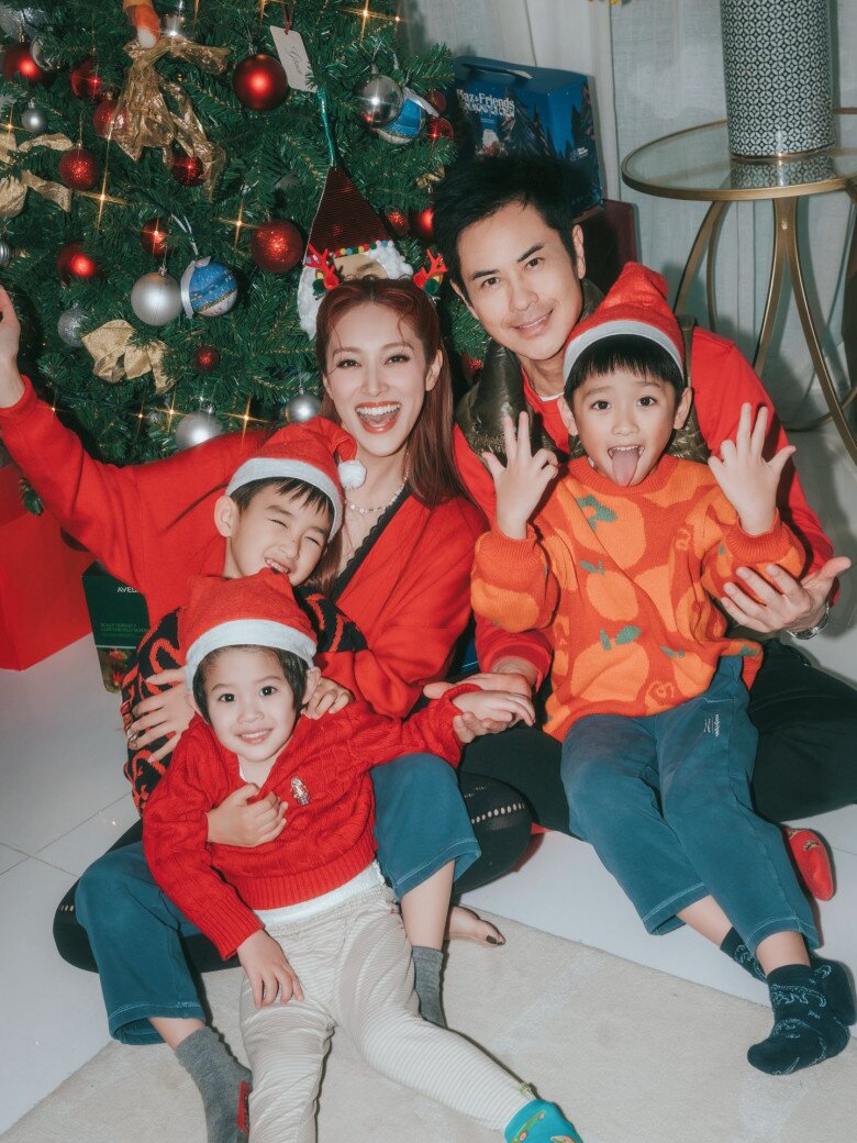 Các con của Hoa hậu Trần Khải Lâm đều thừa hưởng nét đẹp ngoại hình của bố mẹ.