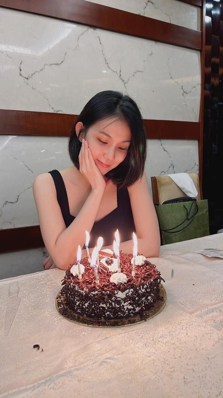 Hình ảnh Thùy Lâm lần đầu và duy nhất để tóc ngắn.