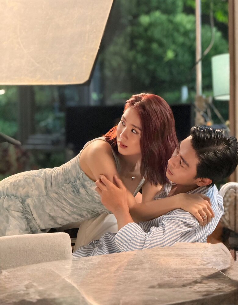 Lê Phương làm “dân chơi” đầy quyến rũ, cá tính trong “Vì Mẹ Anh Phán Chia Tay”.