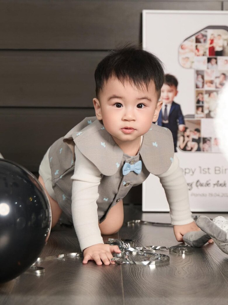 Quý tử của Mai Ngọc phát triển vượt trội nhờ được mẹ chăm sóc khéo léo.