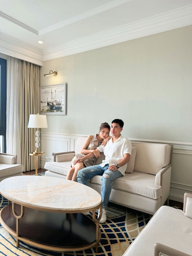 Mù Tạt và Đức Huy hẹn hò một thời gian trước khi chính thức “về chung một nhà”.