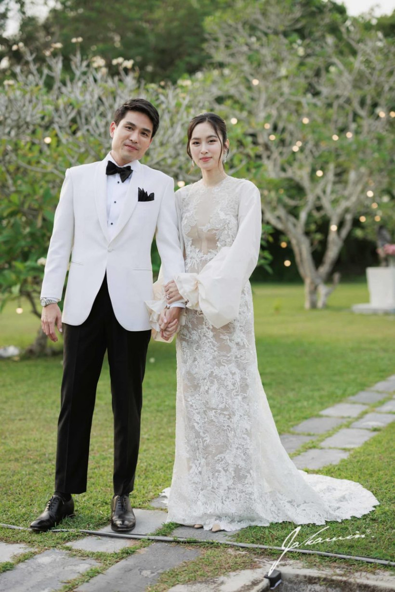 Nong Poy tổ chức hôn lễ xa hoa với chồng đại gia ngành thiếc.