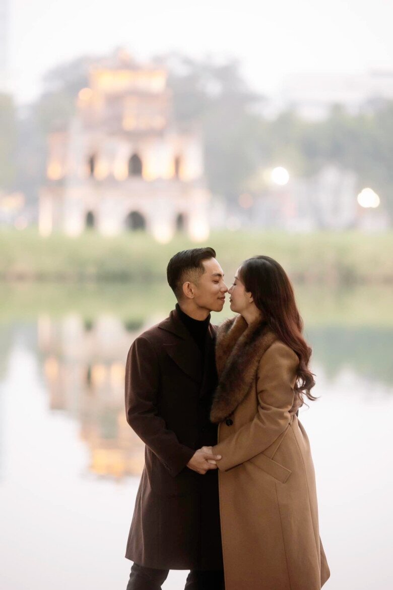 Dù bận rộn xây dựng sự nghiệp, Khánh Thi và Phan Hiển vẫn giữ được hạnh phúc mặn nồng.