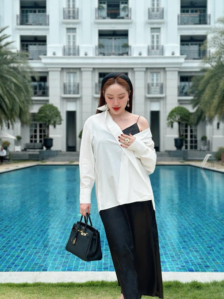 Bảo Thy có cuộc sống sang chảnh, sở hữu đồ hiệu đắt đỏ, thường du lịch sang chảnh.