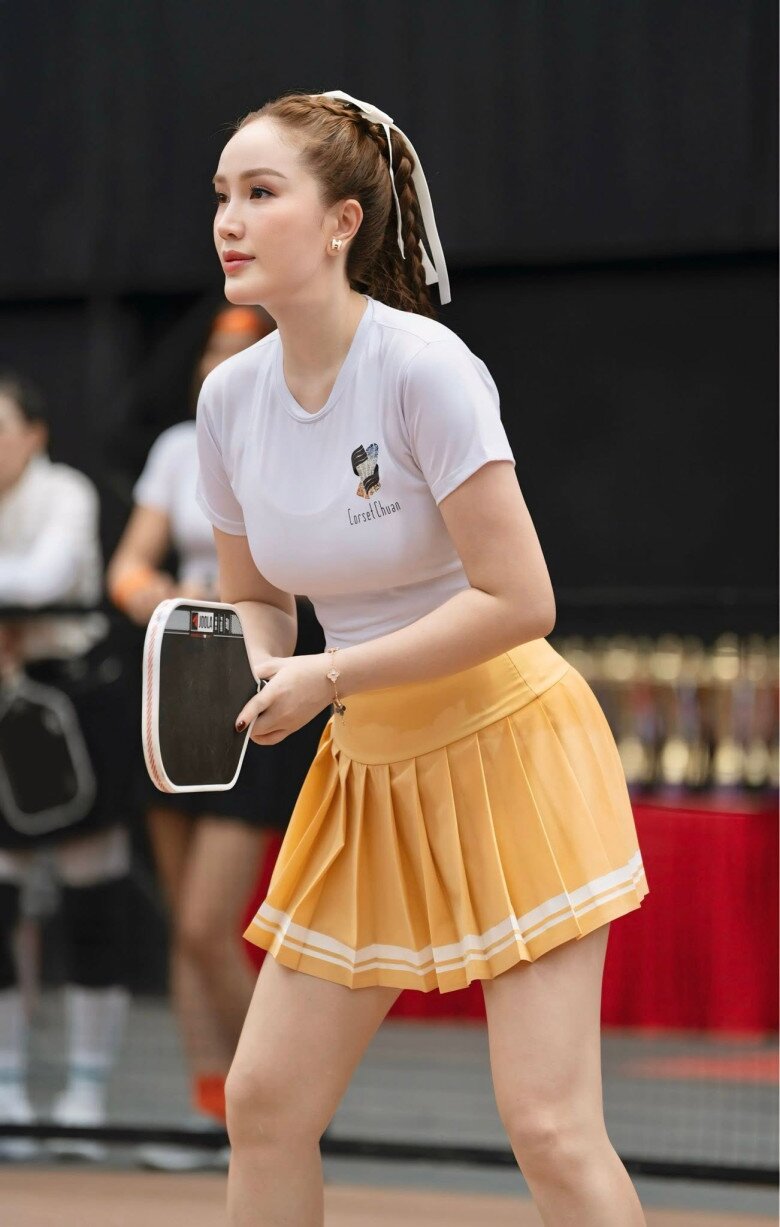 Nữ ca sĩ duy trì tập luyện thể thao kết hợp cùng chế độ ăn uống khoa học.