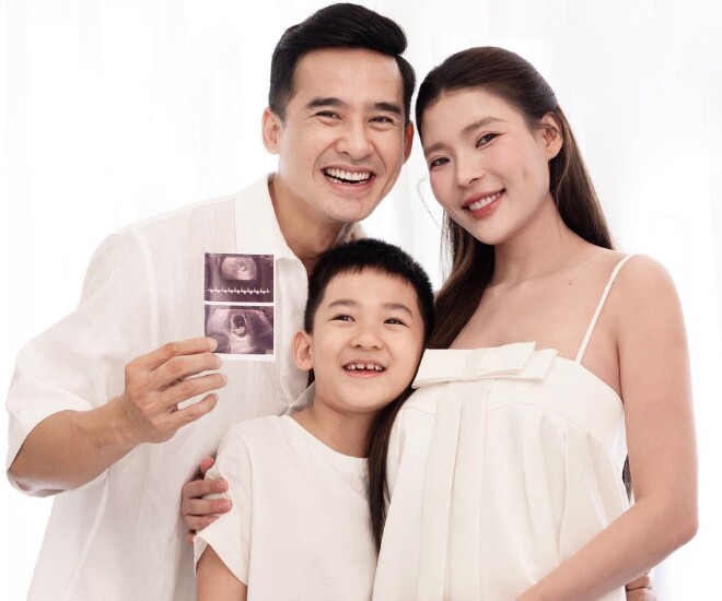 Con trai Thúy Diễm và Lương Thế Thành nhất quyết không tin chuyện mẹ đang mang bầu.