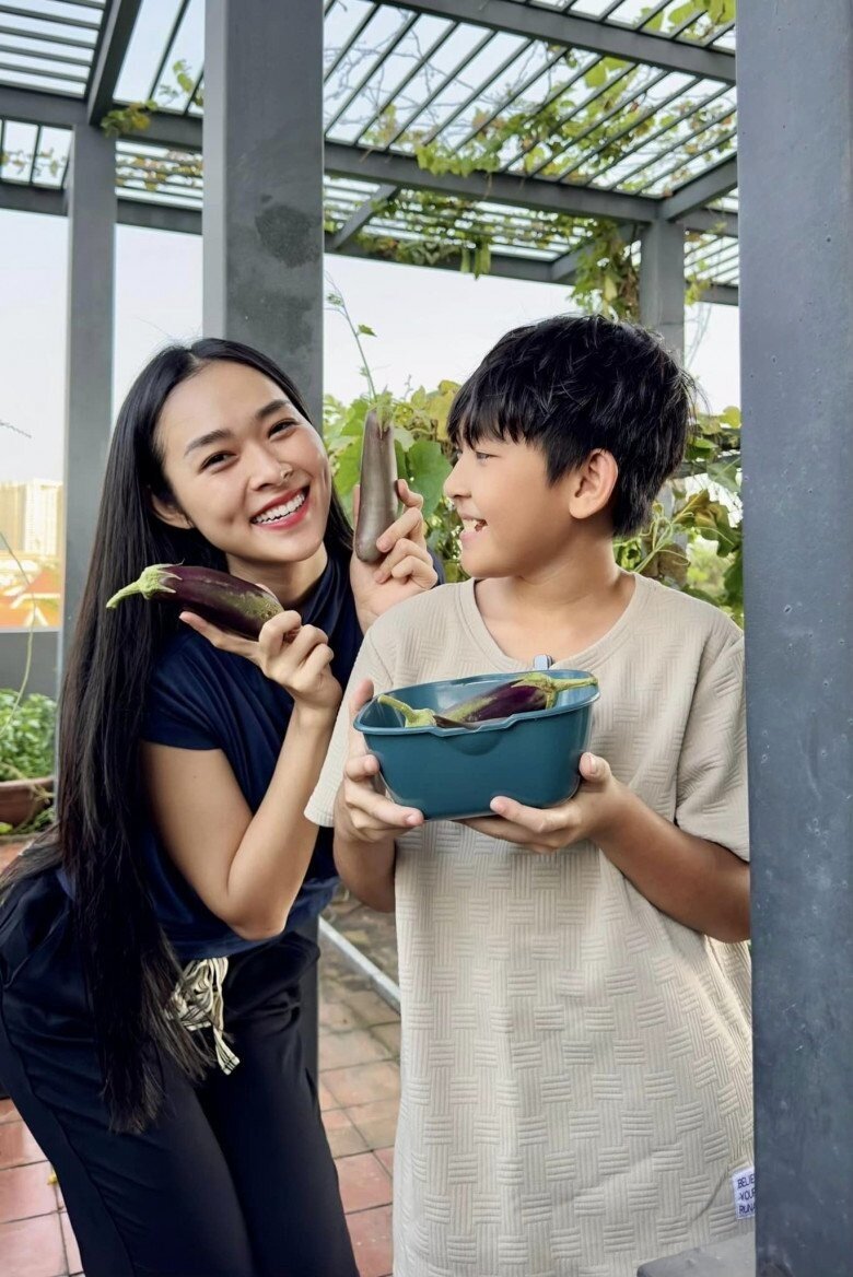 Quý tử duy nhất của Diệp Bảo Ngọc hiện đang học trường quốc tế.