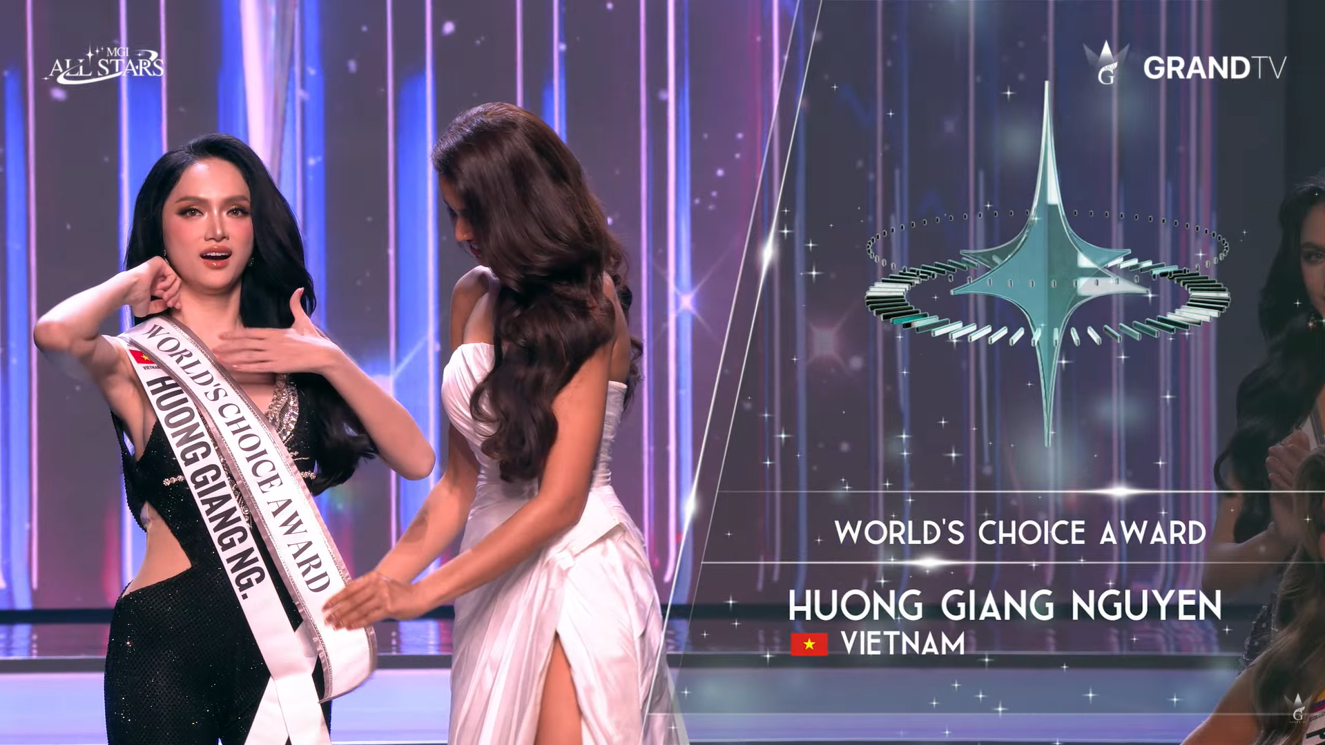 Đại diện Việt Nam chiến thắng giải thưởng phụ Worlds Choice Award.