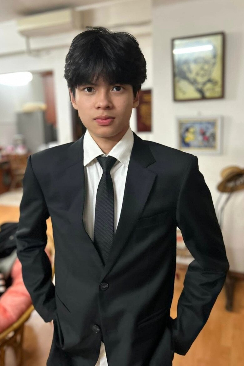 Mặc dù có năng khiếu nghệ thuật nhưng hiện tại quý tử của NSND Trần Lực vẫn ưu tiên việc học hơn.