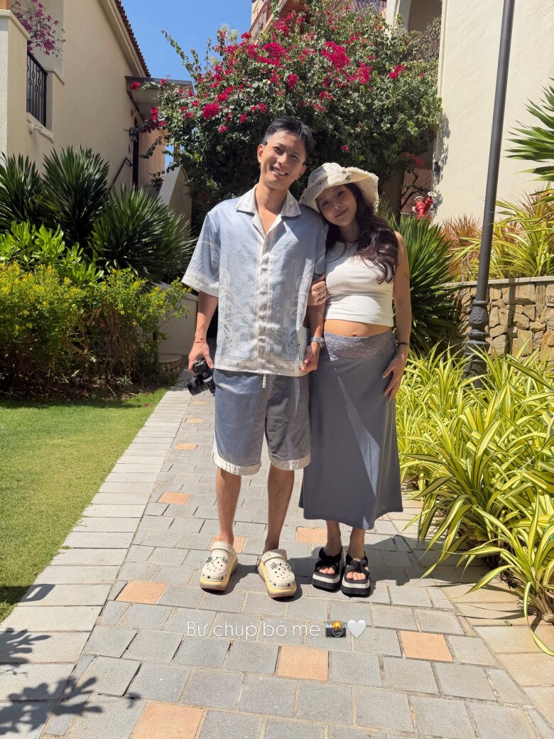 Rhymastic được khen là ông chồng tâm lý, đưa vợ bầu đi du lịch và chăm sóc kỹ lưỡng.