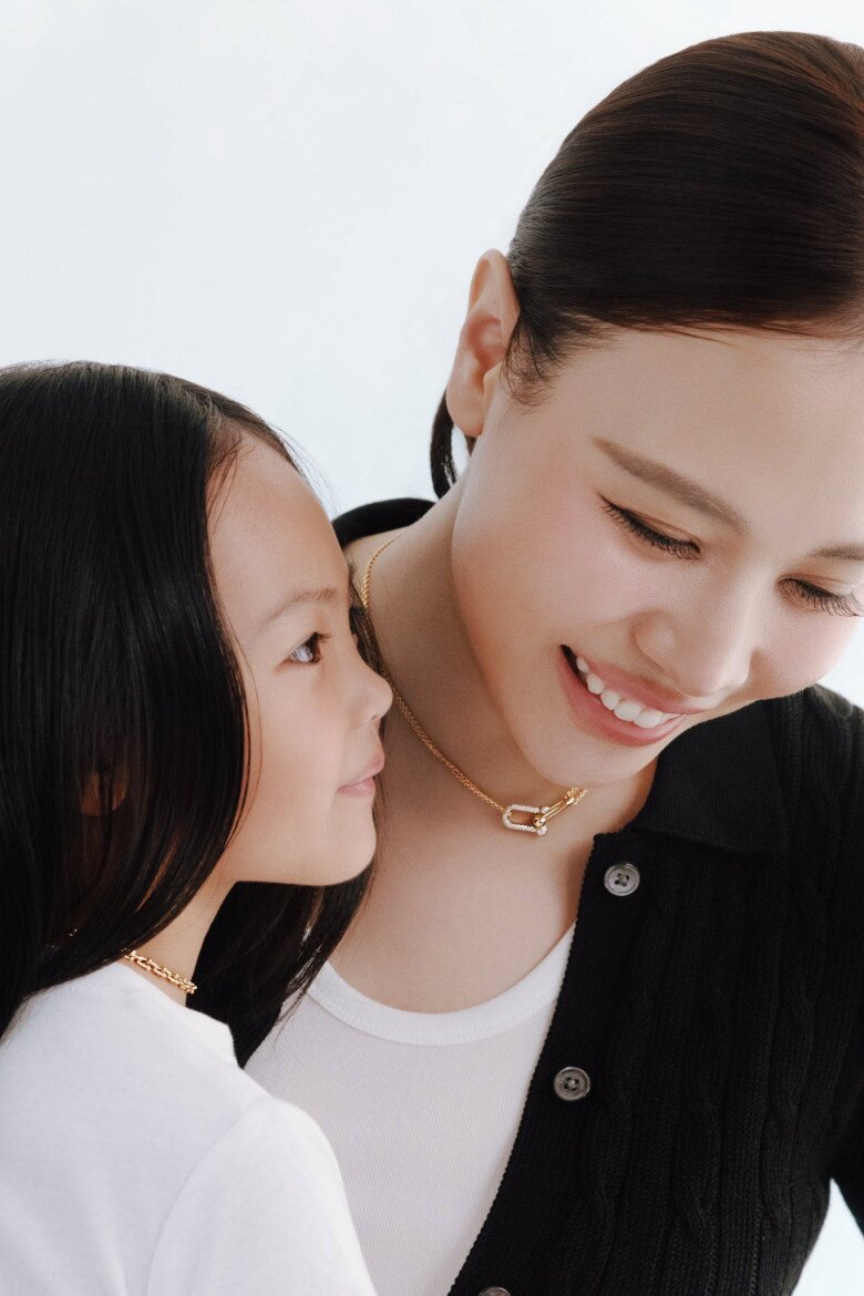 Bé Suchin có nét đẹp chuẩn nàng thơ.