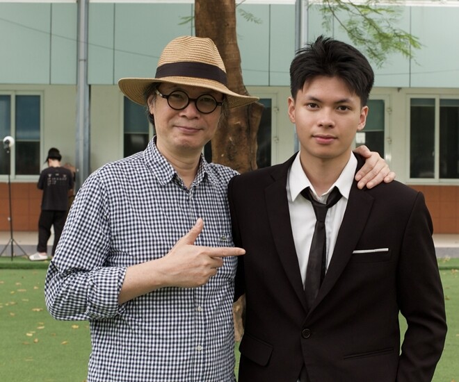 Trần Lực đến buổi chụp ảnh kỷ yếu của con trai Trần Tú.