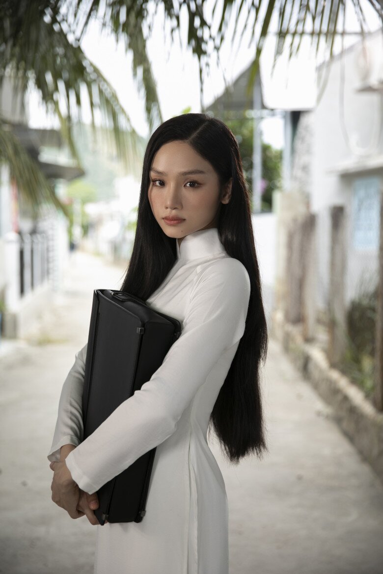 Miu Lê hoạt động trong nhiều lĩnh vực như ca hát, diễn xuất, show truyền hình.