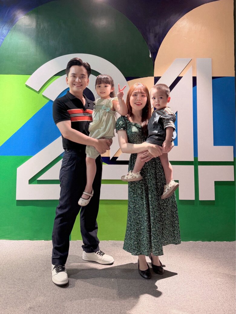 2 con của MC Hạnh Phúc được khen đáng yêu, lanh lợi.