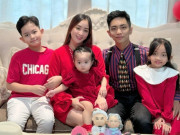 Giải trí - Gia đình Phan Hiển mỗi người một màu da khi đi biển, Khánh Thi "trắng phát sáng", chân nuột nà ở tuổi 44