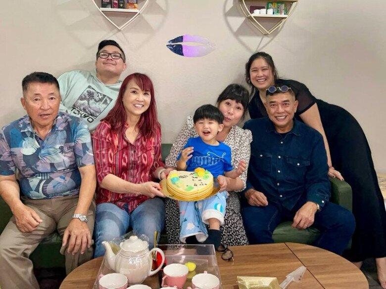 Nữ nghệ sĩ thường sang Mỹ để thăm cháu ngoại.