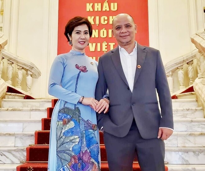 NSƯT Nguyệt Hằng và ông xã Anh Tuấn là những nghệ sĩ quen mặt với khán giả Việt.