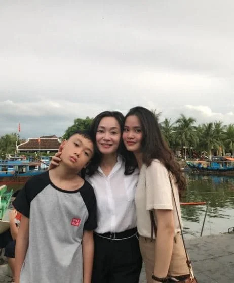 Quách Thu Phương trải qua nhiều thăng trầm trong tình cảm, có 2 con ngoan ngoãn.