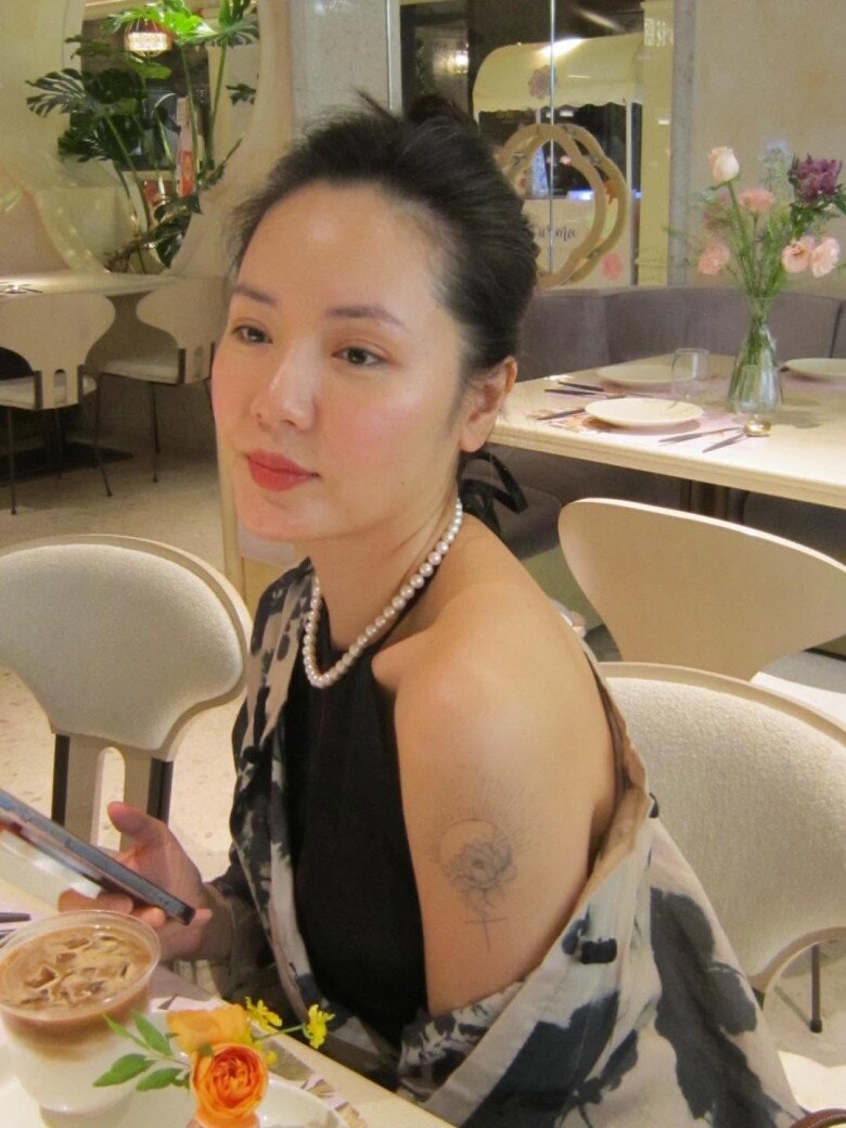 Sao Việt 24h: Bố mẹ chồng quyền lực của Khánh Thi trẻ trung mừng sinh nhật cháu; Vợ Ưng Hoàng Phúc khoe em gái như sinh đôi - 10