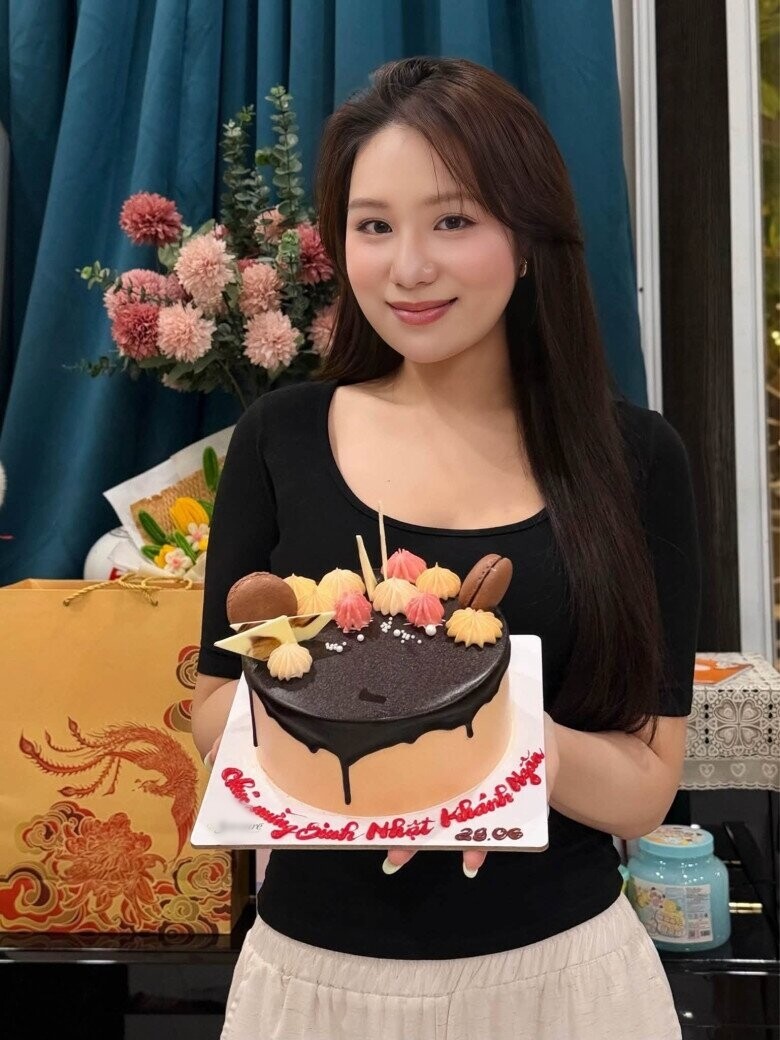 Sao Việt 24h: BTV Đan Lê ngưỡng mộ bố chồng là NSND Khải Hưng; Midu lộng lẫy kỷ niệm 2 năm ngày cưới chồng thiếu gia - 6