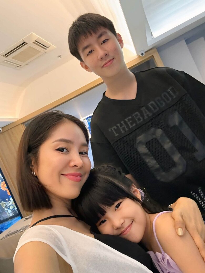 Sao Việt 24h: Hồ Ngọc Hà ngỡ ngàng khi con gái nhớ từng điều mẹ tâm sự; Ái nữ lai nhà Nhật Kim Anh lần đầu tắm biển - 5