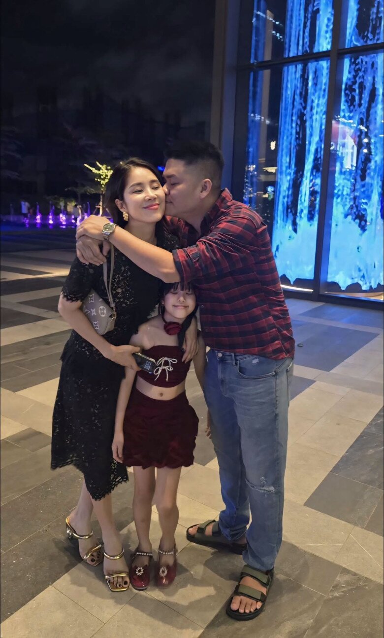 Sao Việt 24h: BTV Đan Lê ngưỡng mộ bố chồng là NSND Khải Hưng; Midu lộng lẫy kỷ niệm 2 năm ngày cưới chồng thiếu gia - 3