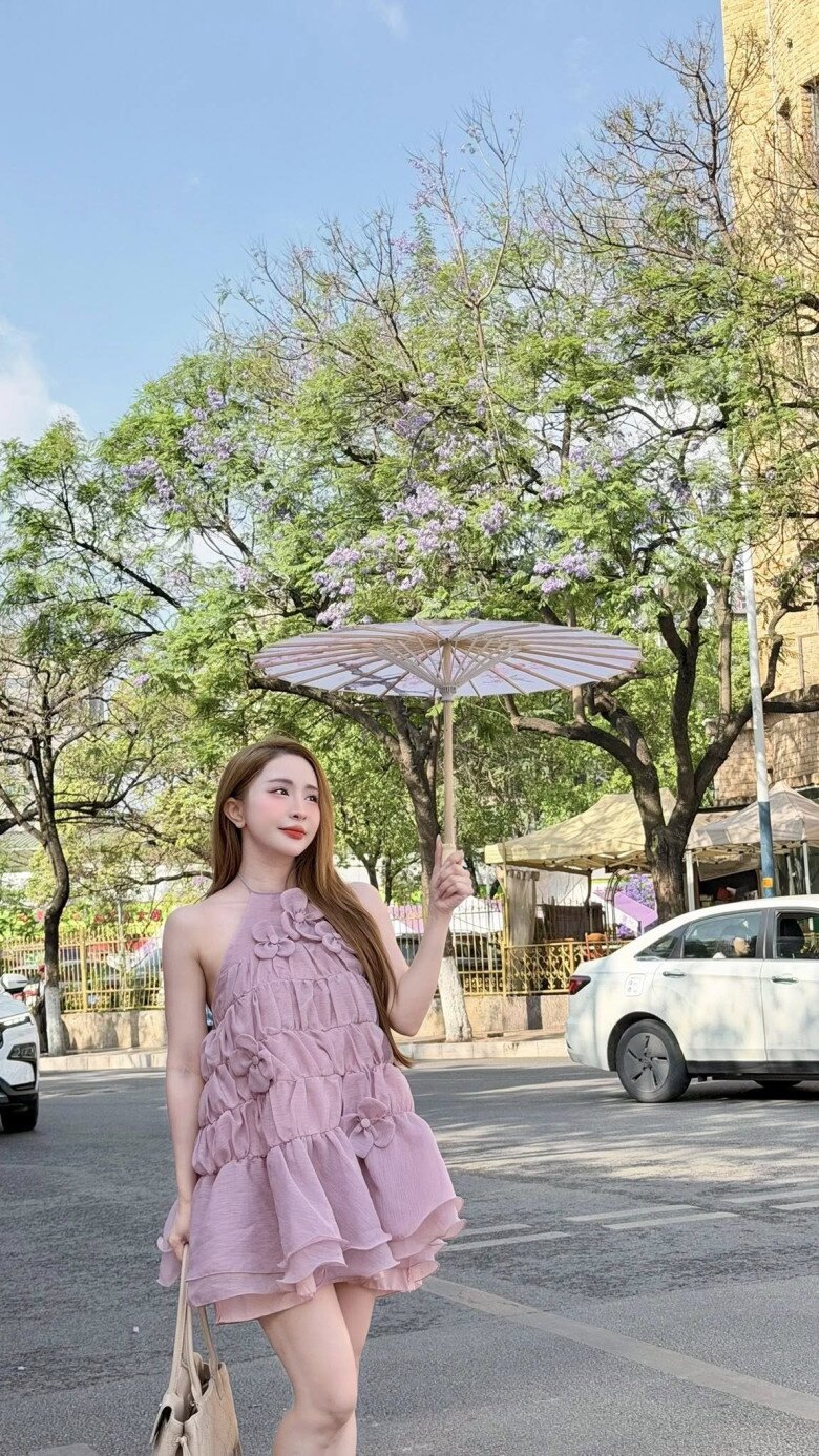 Sao Việt 24h: Hoa hậu Đặng Thu Thảo khoe gái út lũn chũn ra biển; Sara Lưu bầu đôi lần 2 tự tin diện bikini - 8