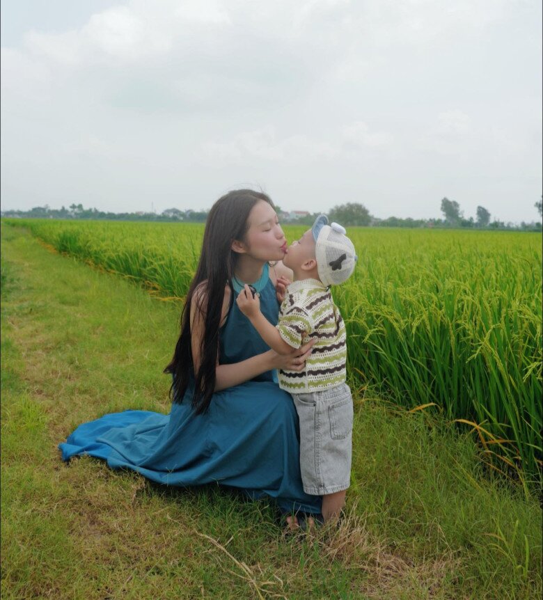 Sao Việt 24h: Hà Anh khoe khoảnh khắc gia đình nô đùa trên biển dịp nghỉ lễ, tổ ấm amp;#34;đẹp như tranhamp;#34; khiến khán giả trầm trồ - 6