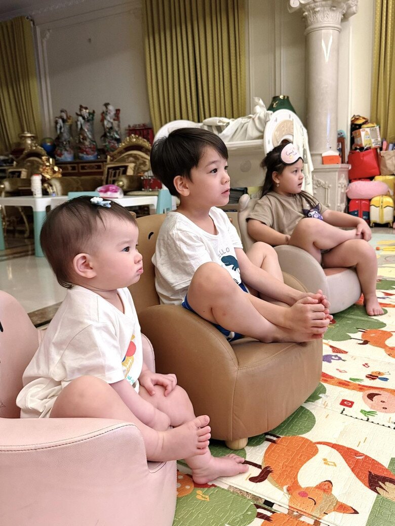Sao Việt 24h: Hà Anh tổ chức tiệc sinh nhật hoành tráng cho con trai, tiết lộ em bé lai Tây giống ông ngoại là NSƯT - 7