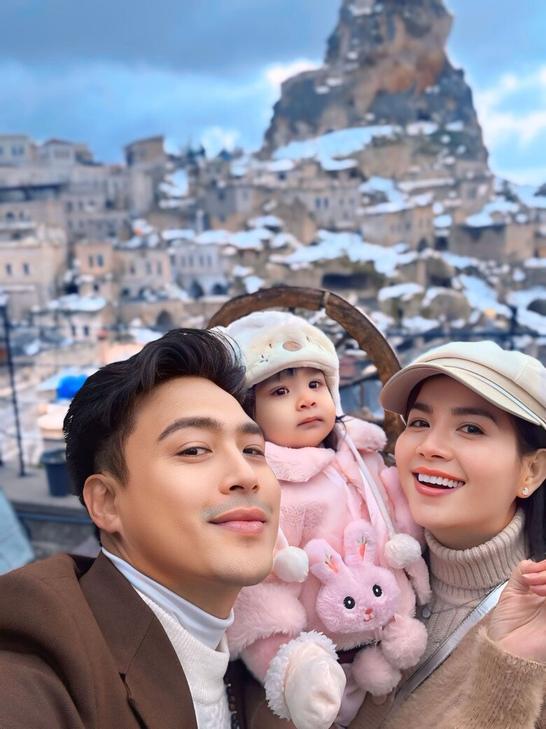 Sao Việt 24h: Hiền Thục amp;#34;nhõng nhẽoamp;#34; khi bị kẹt trong thang máy, ái nữ 24 tuổi chiều mẹ U50 như em bé vì sợ bệnh tim - 7